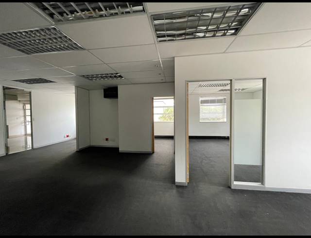 210M² OFFICE TO LET IN BRYANSTON